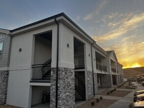 Building Photo - 6159 Winding Wy