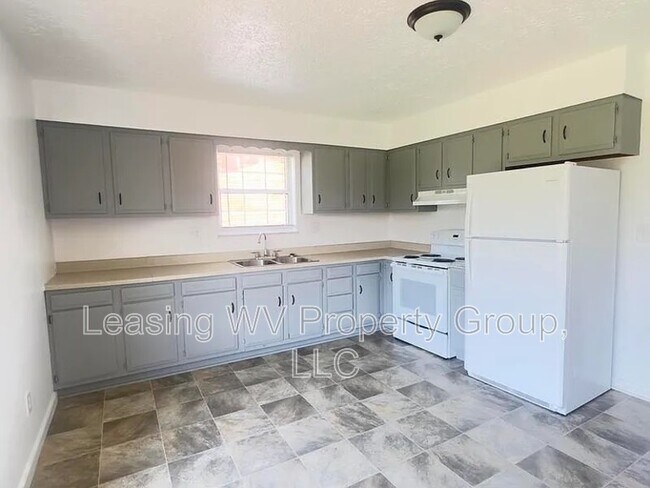 Foto del edificio - 3305 Carpenter Avenue