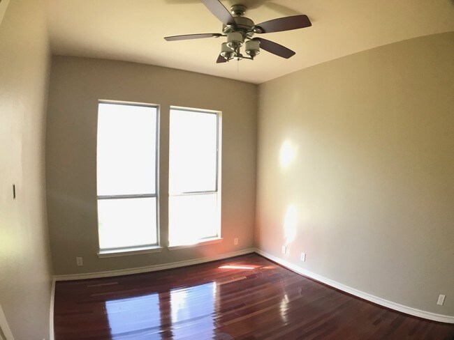 Foto del edificio - 2703 San Diego