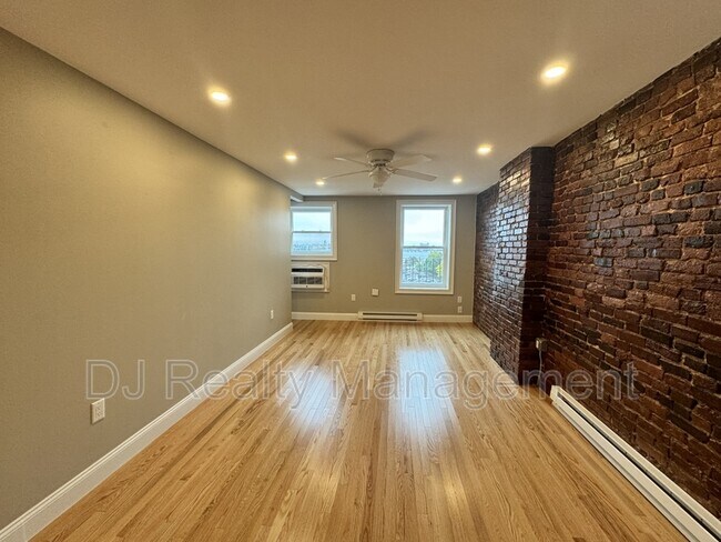 Foto del edificio - 307-309-309 North St