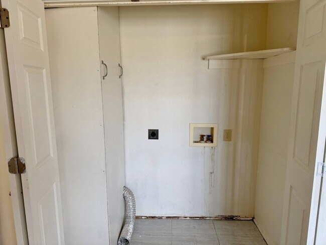 Foto del edificio - 2941 Stearns Ave