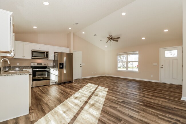 Building Photo - 324 Pecan Point Dr, Brunswick, GA