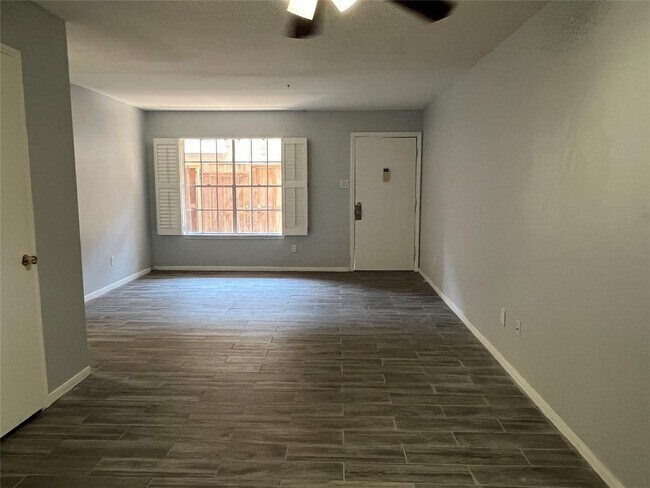 Building Photo - 1223 Augusta Dr