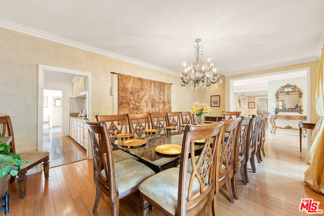 Foto del edificio - 1148 Coldwater Canyon Dr