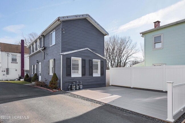 Foto del edificio - 12 Main St