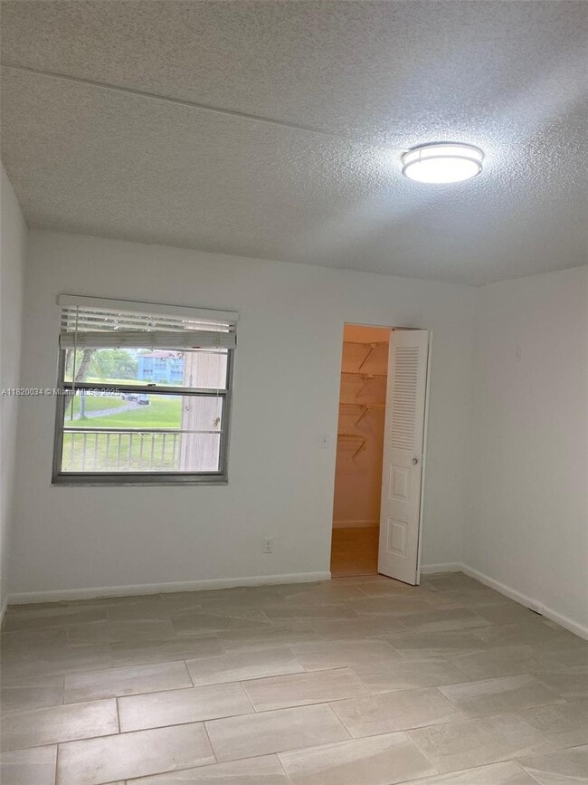Foto del edificio - 850 SW 133rd Terrace