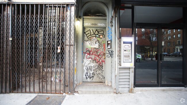 Foto del edificio - 307 Bedford Ave