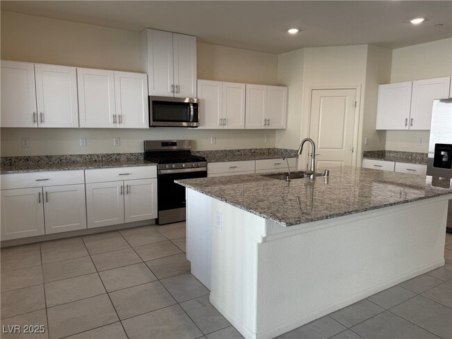 Building Photo - 10960 Meridian Flds Ave