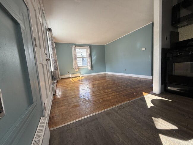 Building Photo - 66 Memory Ln