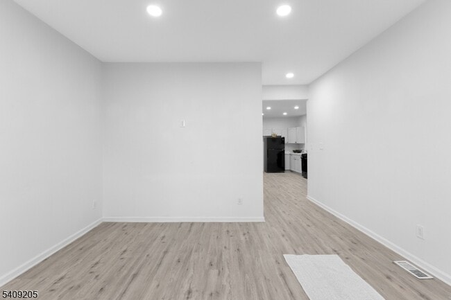 Foto del edificio - 223 Pine St