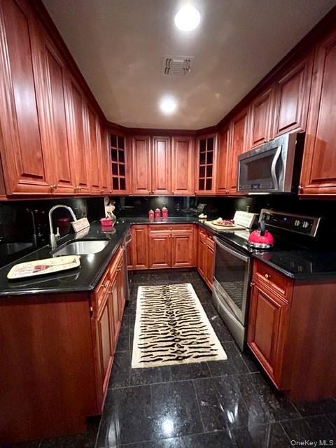 Building Photo - 13 Adams Way