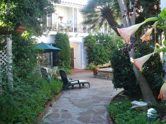 courtyard - 10800 Lindbrook Dr