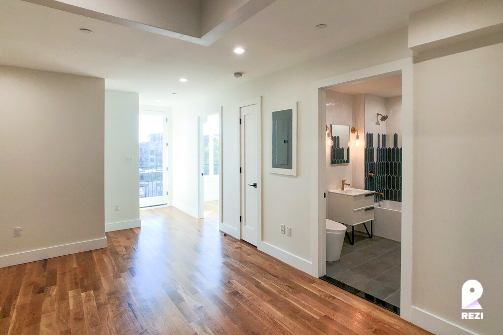 Foto principal - 535 Grand St