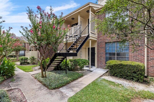 Building Photo - 2121 El Paseo St