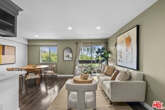 Building Photo - 2700 Cahuenga Blvd