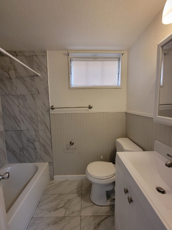 Foto del edificio - 1808 E 19th St