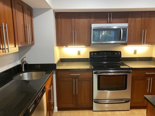 Foto del edificio - 1600 Beacon St