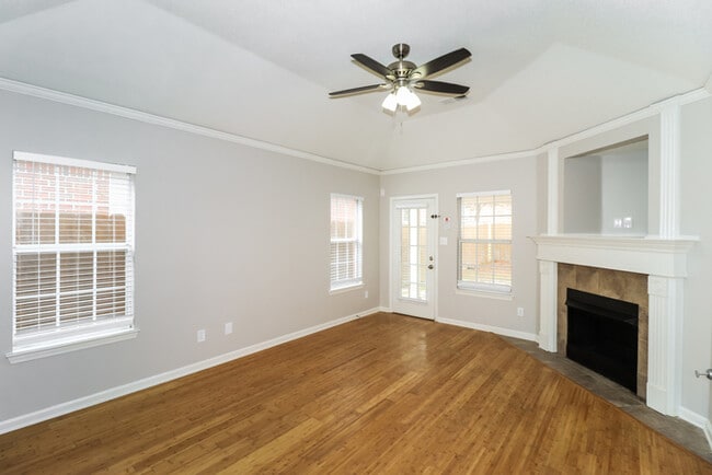 Foto del edificio - 10092 Cross Ridge Rd