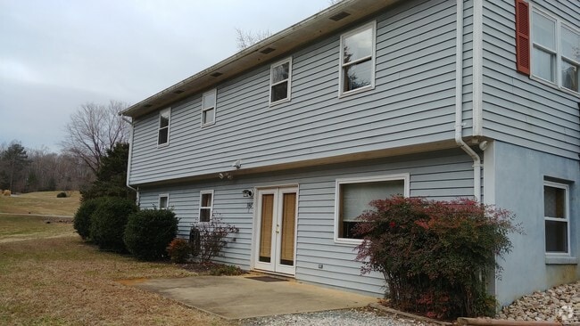 Building Photo - 3967 Riverview Ln