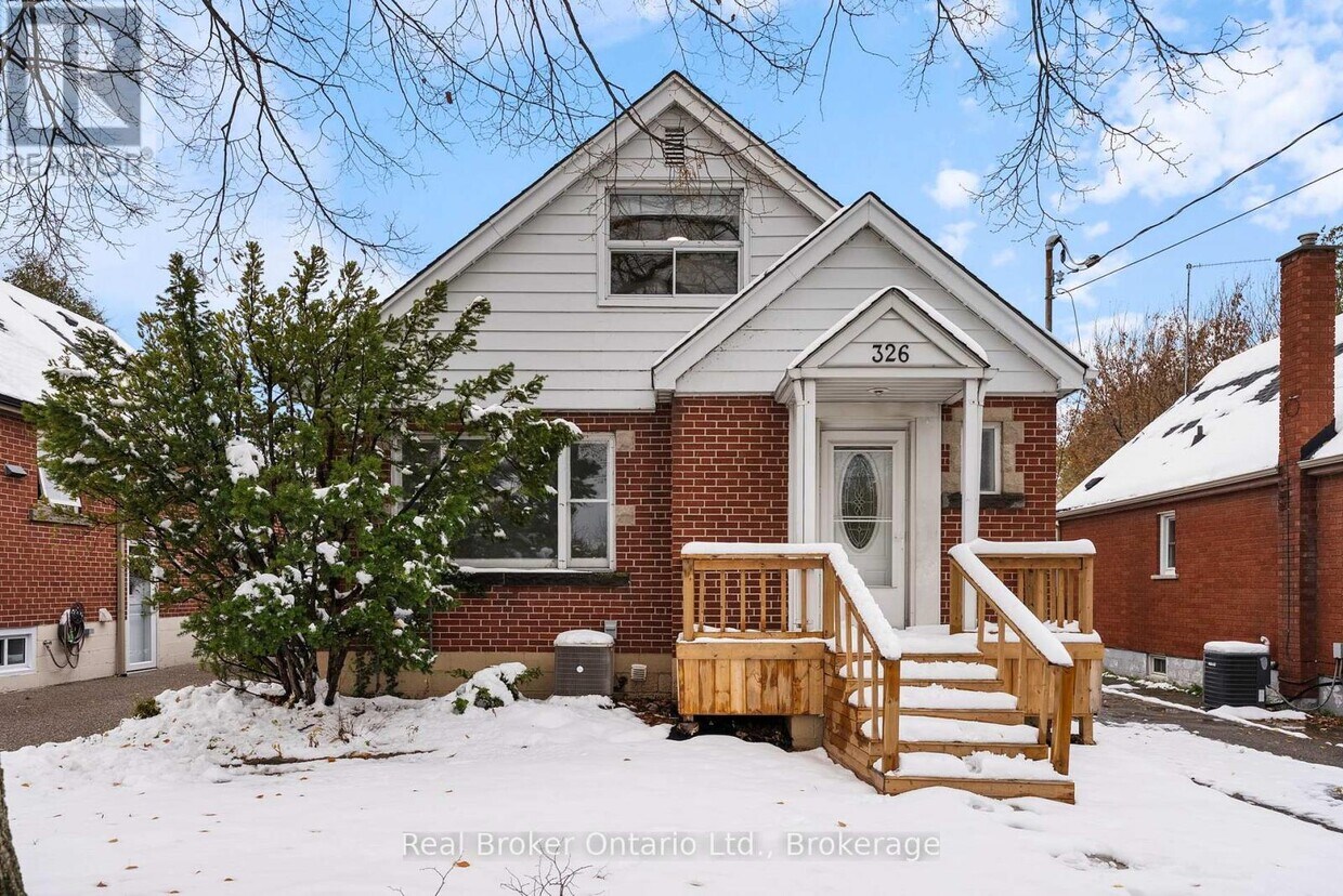 Primary Photo - 326 E 19th St