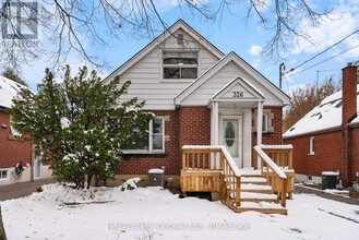 Building Photo - 326 E 19th St