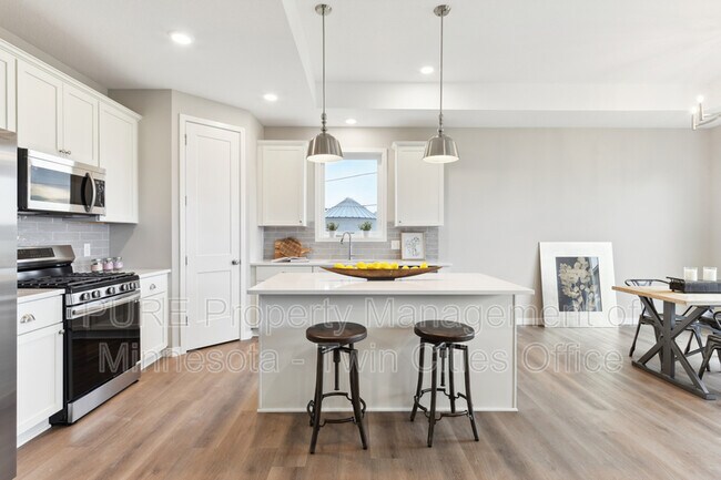 Foto del edificio - 6218 Janero Ave S