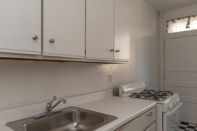 Foto del edificio - 832 W Waveland Ave