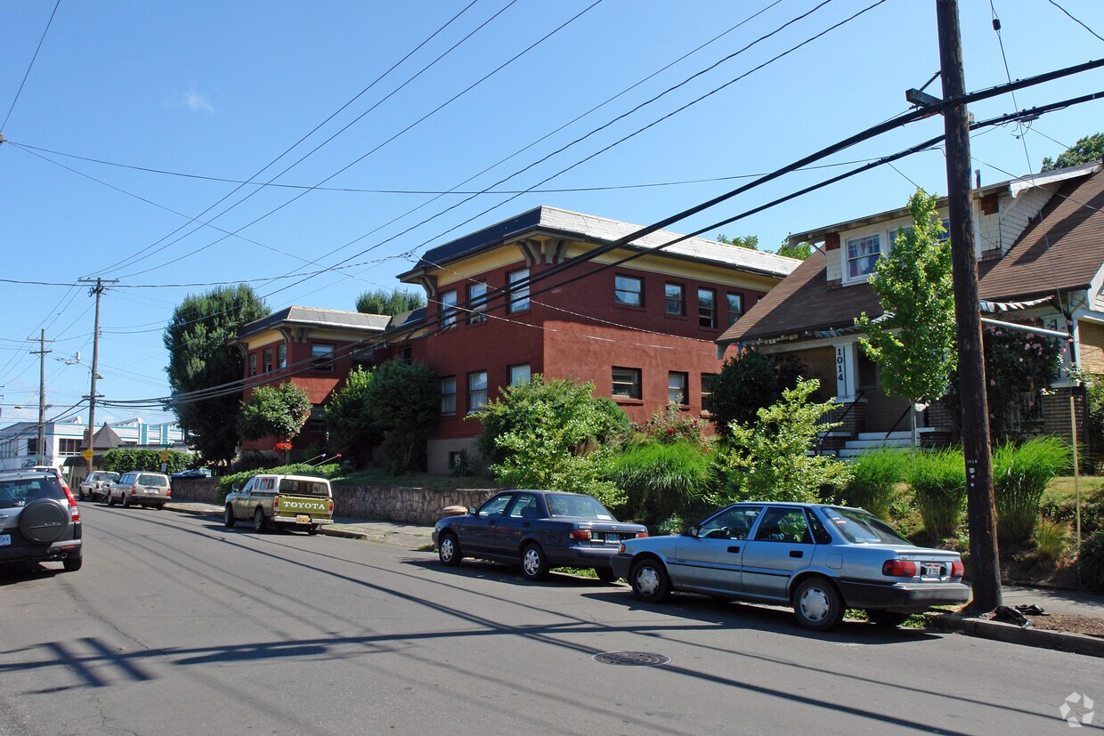 Foto principal - 1030 NE 31ST Ave