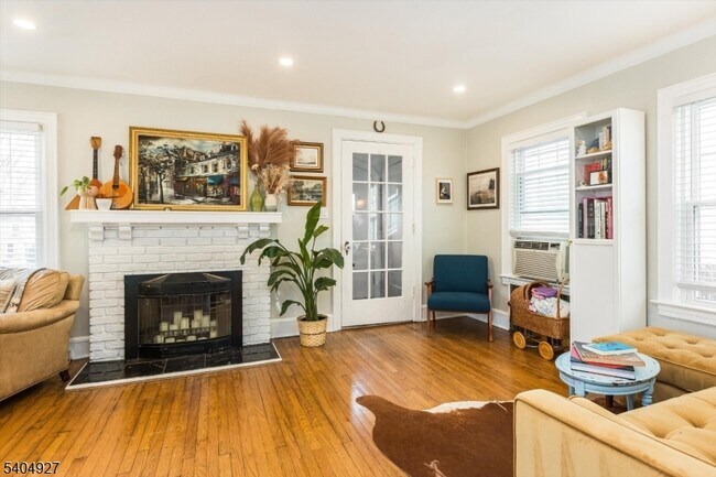 Foto del edificio - 398 Elmwood Ave