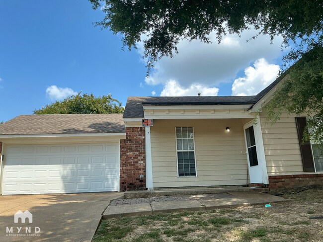 Building Photo - 7825 Sarah Ann Dr S
