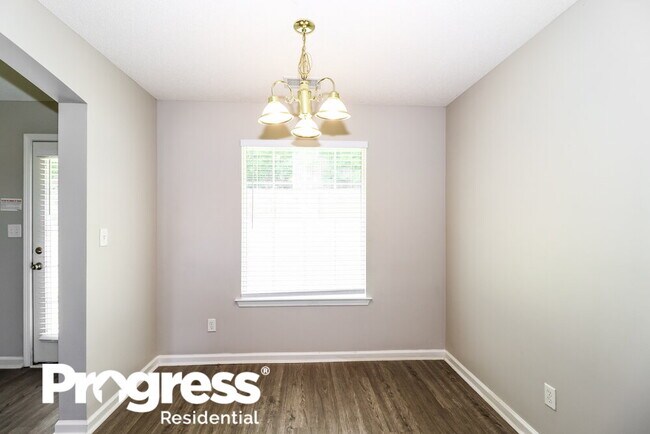 Building Photo - 1481 Lawson Dr