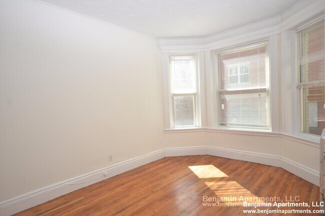 Foto del edificio - 1318 Commonwealth Ave
