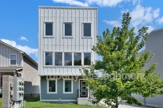 Building Photo - 1021 Elvira Ave