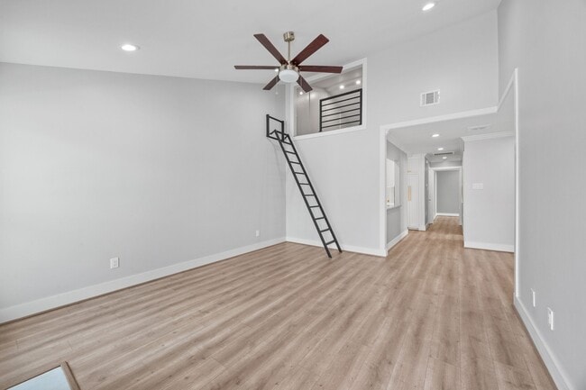 Building Photo - 10257 Bridgeland Ln