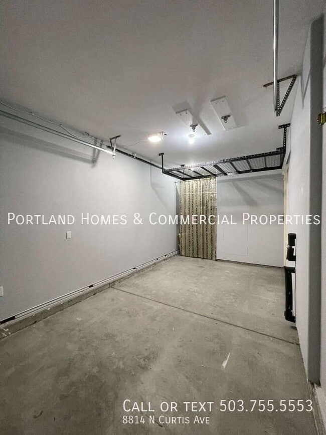 Foto del edificio - 8814 N Curtis Ave