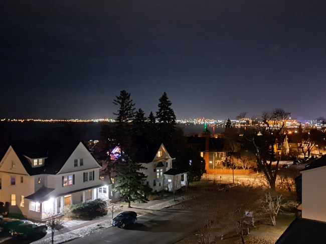 Foto del edificio - 1721 E 1st St