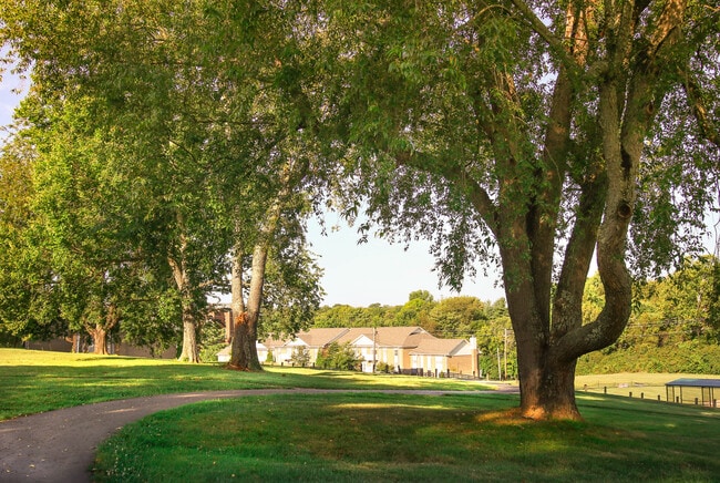 Building Photo - The Reserve At Merrick