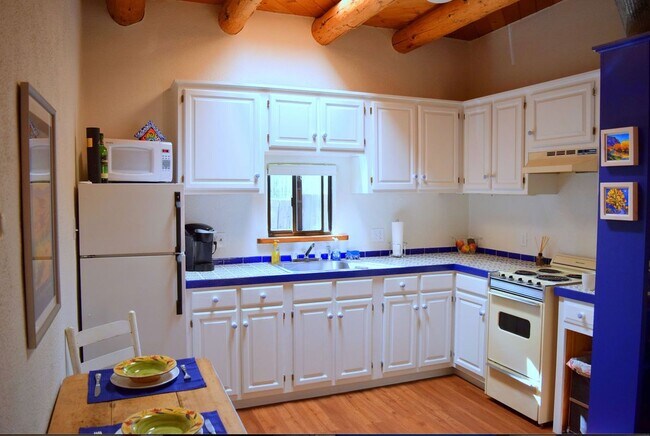 Foto del edificio - 226 Kit Carson Rd