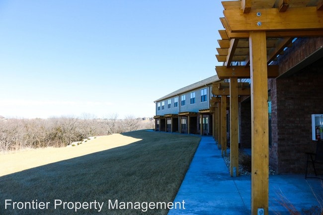 Building Photo - 2029 Vanesta Pl