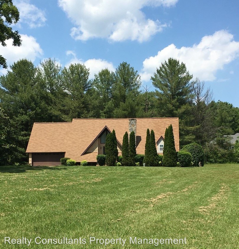 Primary Photo - 4900 Warner Rd