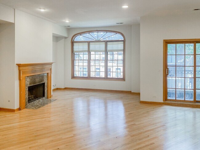 Foto del edificio - 3338 N Sheffield Ave