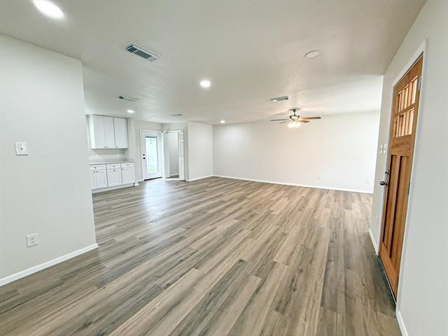 Foto del edificio - 110 Marigold Dr