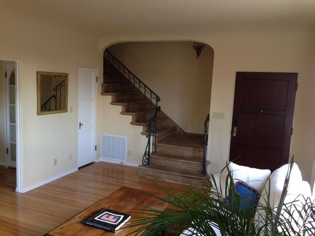 Foto del edificio - 1302 S Sycamore Ave