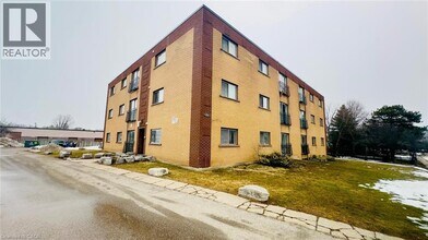 Building Photo - 76 Brybeck Crescent