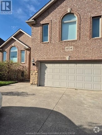 Building Photo - 4734 Southwood Lakes Blvd