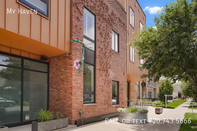 Building Photo - 2550 Lawrence St