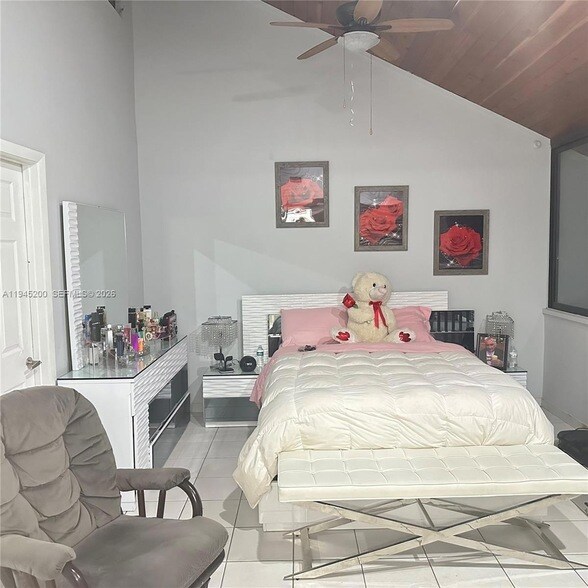 Foto del edificio - 8408 NW 8th St