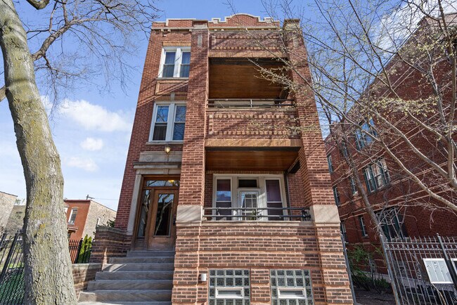 Building Photo - 2638 W Rice St