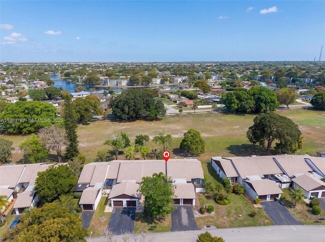 Building Photo - 9315 Wedgewood Dr