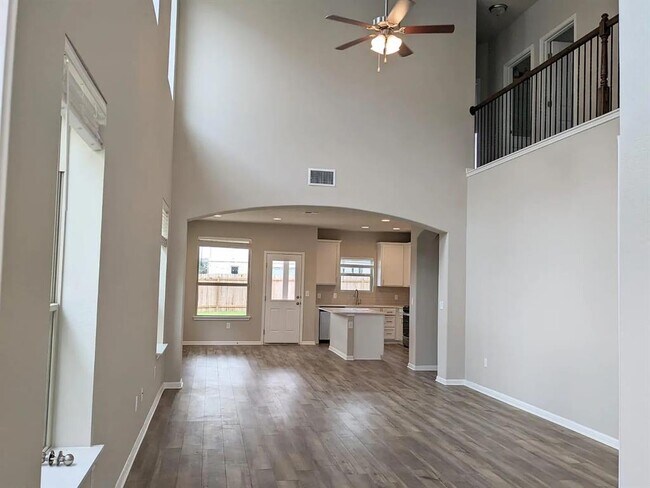 Building Photo - 112 Manassas Dr
